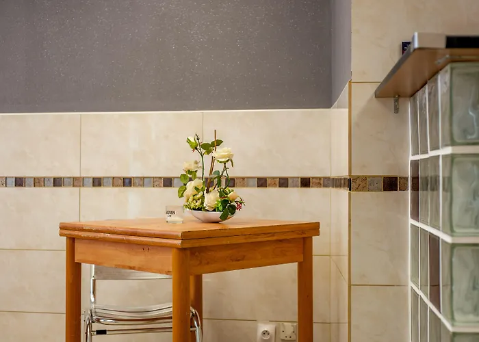 ホテル デ ザンドリ パリ