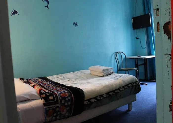 デ ザンドリ ホテル *