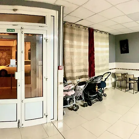 Hotel Des Andelys Paříž