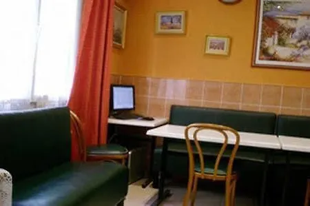 Des Andelys Hotel *